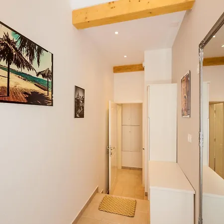 Aldo Center Apartman Zára